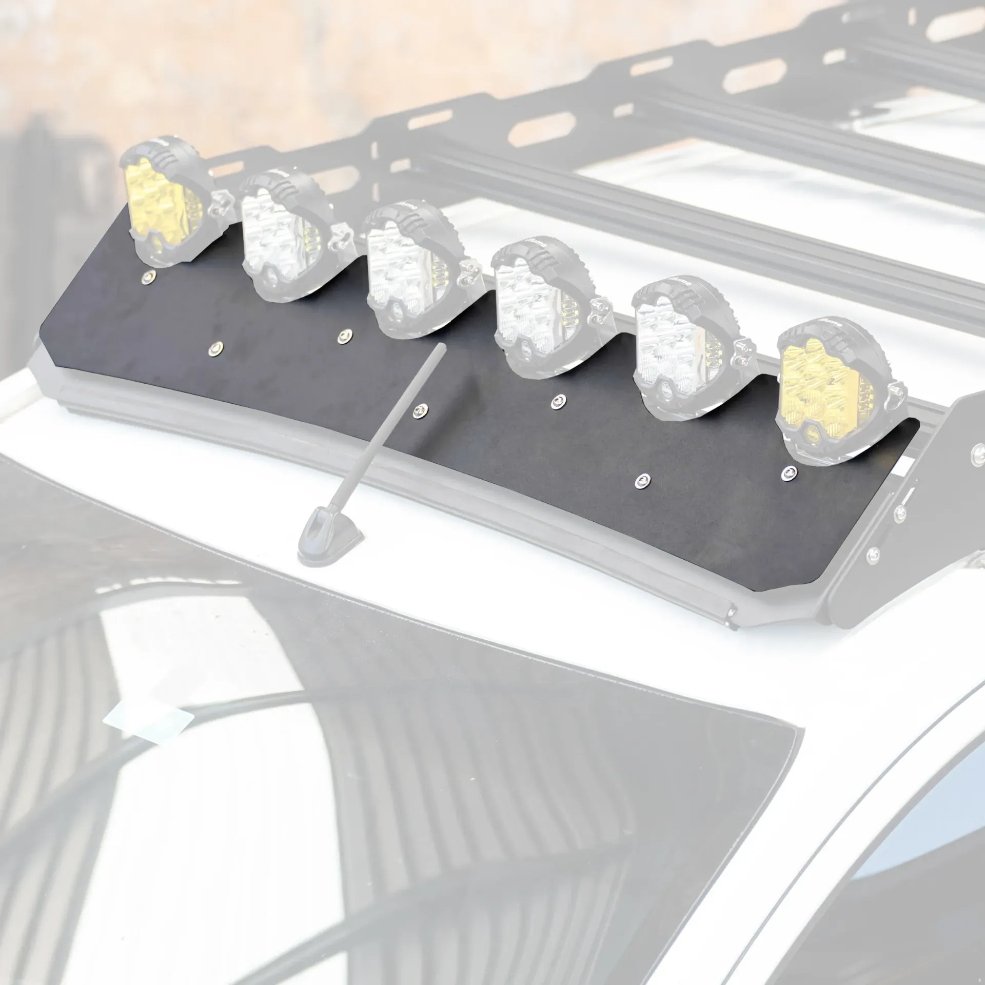 Deflector para Faros Individuales de Aluminio - Mitsubishi L200